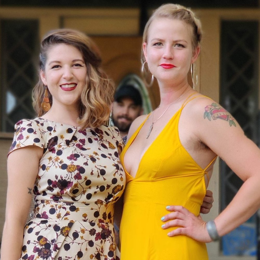 Meet your Poshers, Jennifer & Kera